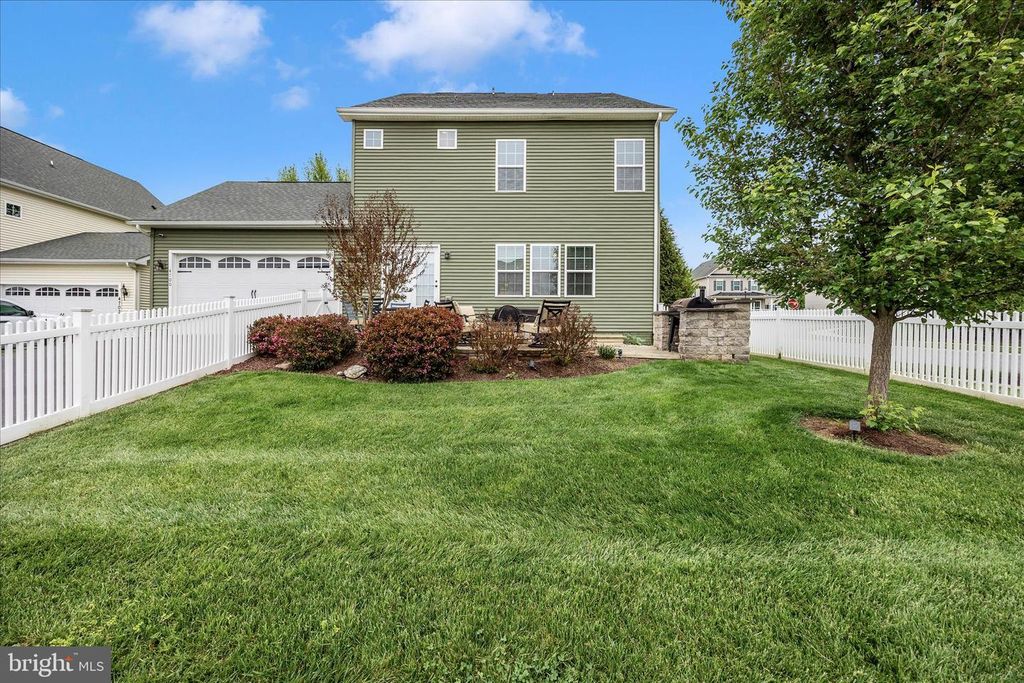 Image 9 of property listing at 4700 PULLER DR, Jefferson, MD 21755