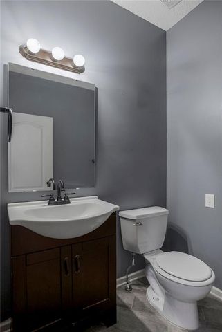 11504 E 207th Circle, Peculiar, MO 64078