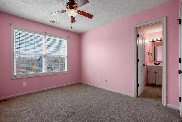 11504 E 207th Circle, Peculiar, MO 64078