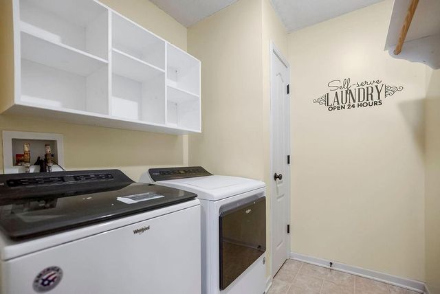 11504 E 207th Circle, Peculiar, MO 64078