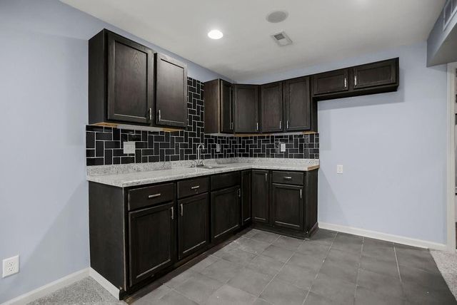 11504 E 207th Circle, Peculiar, MO 64078