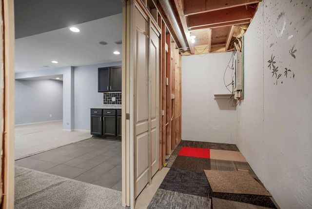 11504 E 207th Circle, Peculiar, MO 64078