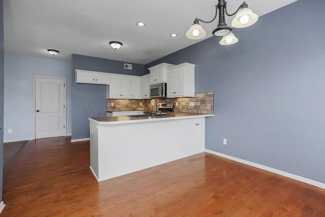 11504 E 207th Circle, Peculiar, MO 64078