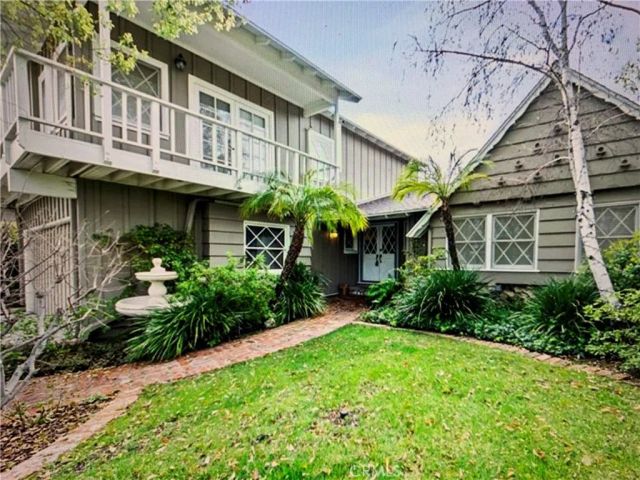 23804 Oxnard, Woodland Hills, CA 91367