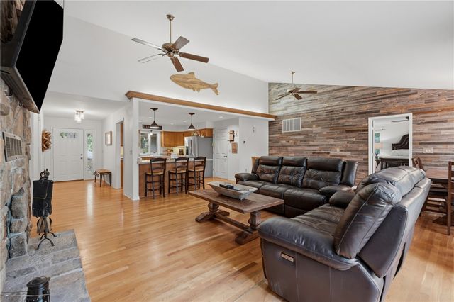 891 Lakeview Drive, Eureka Springs, AR 72631