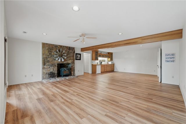 891 Lakeview Drive, Eureka Springs, AR 72631
