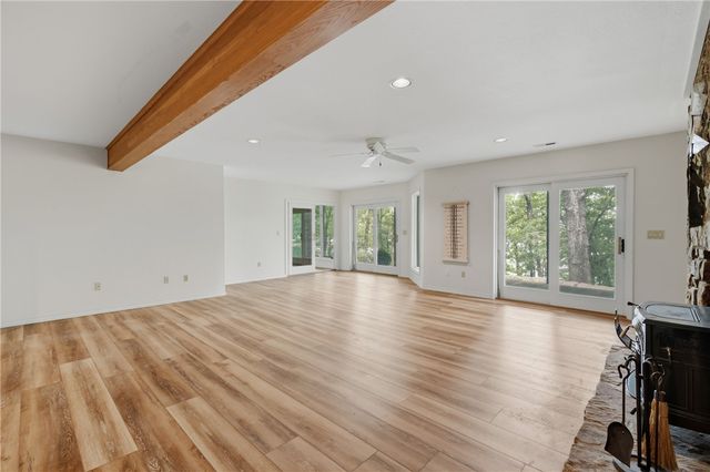 891 Lakeview Drive, Eureka Springs, AR 72631