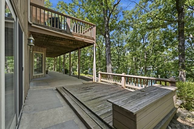 891 Lakeview Drive, Eureka Springs, AR 72631