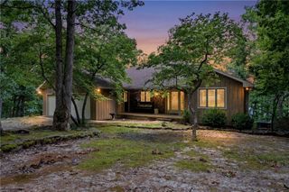 891 Lakeview Drive, Eureka Springs, AR 72631