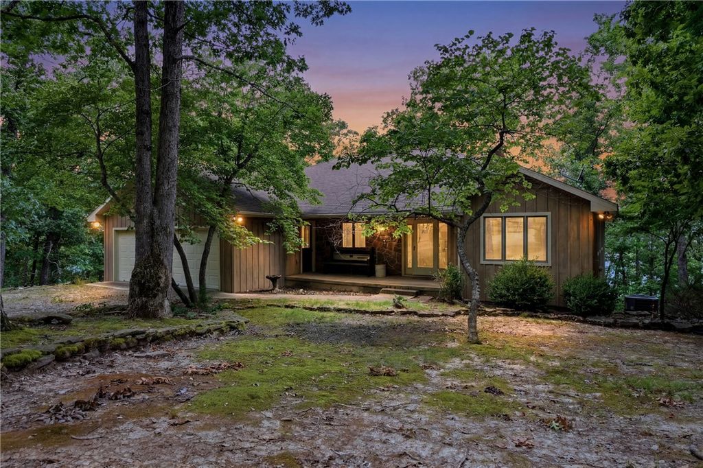 891 Lakeview Drive, Eureka Springs, AR 72631