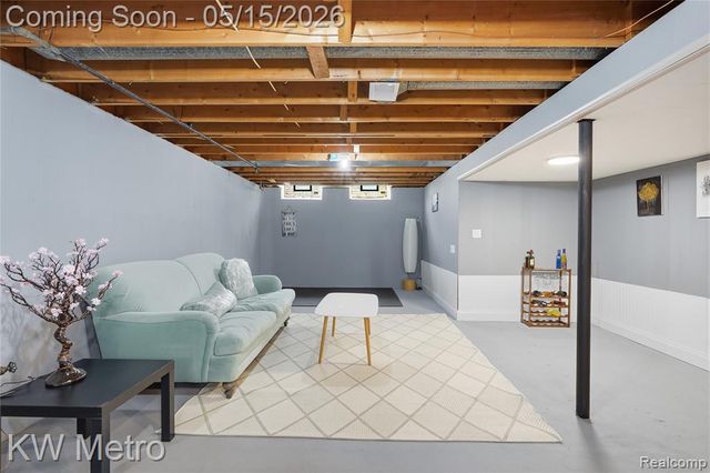 1925 Nakota Road, Royal Oak, MI 48073