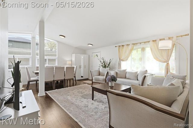 1925 Nakota Road, Royal Oak, MI 48073