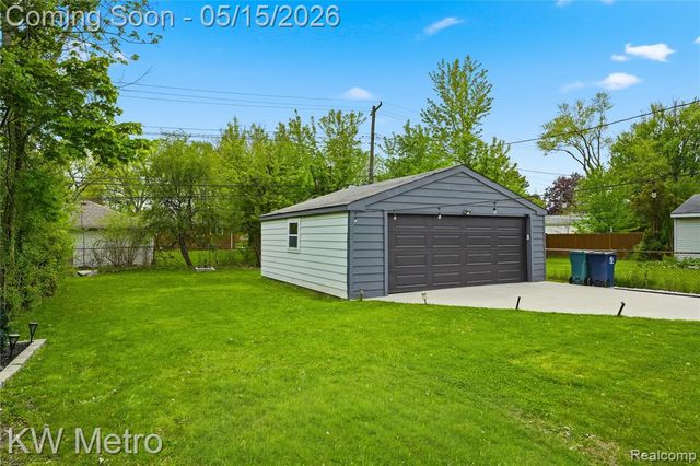 1925 Nakota Road, Royal Oak, MI 48073