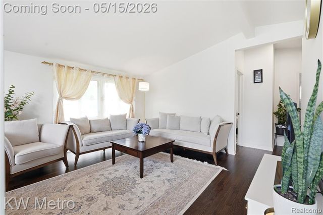 1925 Nakota Road, Royal Oak, MI 48073