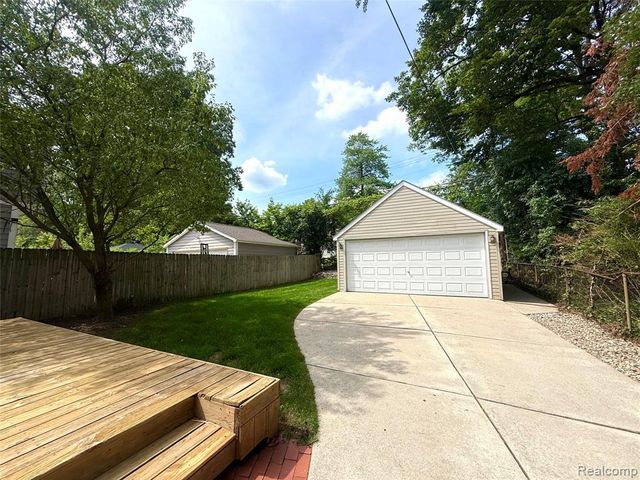 1951 Cole Street, Birmingham, MI 48009