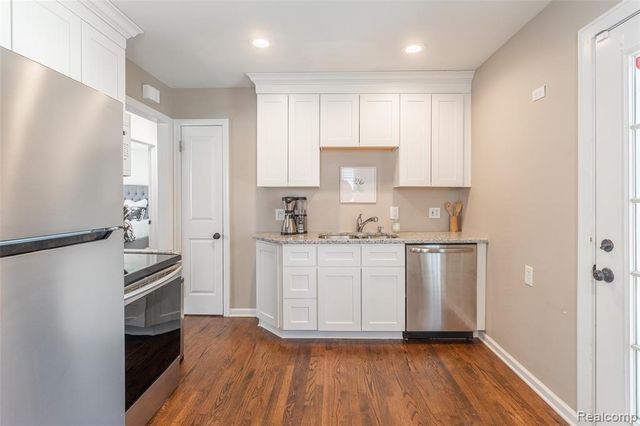 1951 Cole Street, Birmingham, MI 48009