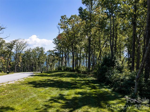 462 E Garden Trail 37, Hendersonville, NC 28792