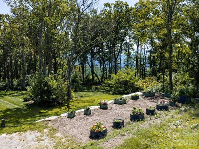 462 E Garden Trail 37, Hendersonville, NC 28792