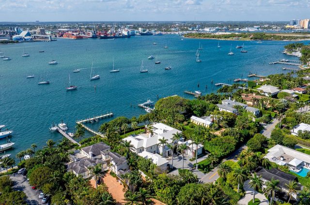 1350 N Lake Way, Palm Beach, FL 33480