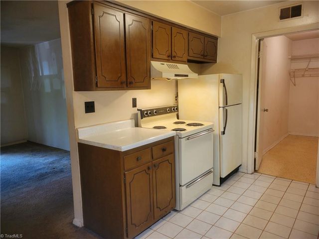 2235 Sunderland Road 99C, Winston-salem, NC 27103