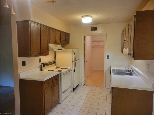 2235 Sunderland Road 99C, Winston-salem, NC 27103