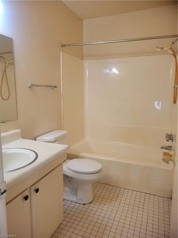 2235 Sunderland Road 99C, Winston-salem, NC 27103