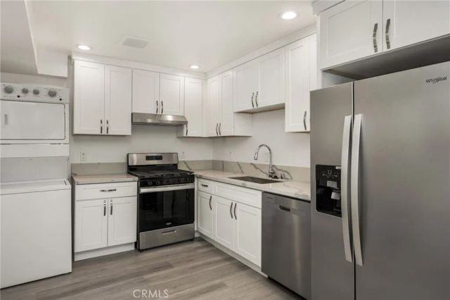 4981 Pearce C, Huntington Beach, CA 92649