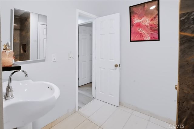 1602 N King F3, Santa Ana, CA 92706