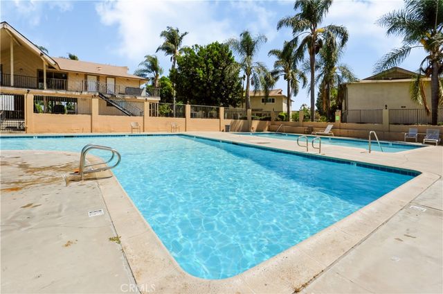 1602 N King F3, Santa Ana, CA 92706