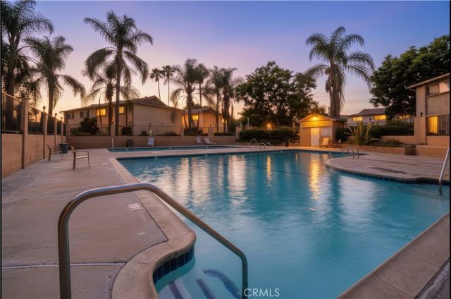 1602 N King F3, Santa Ana, CA 92706