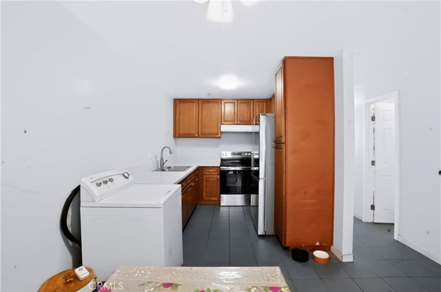 1602 N King F3, Santa Ana, CA 92706