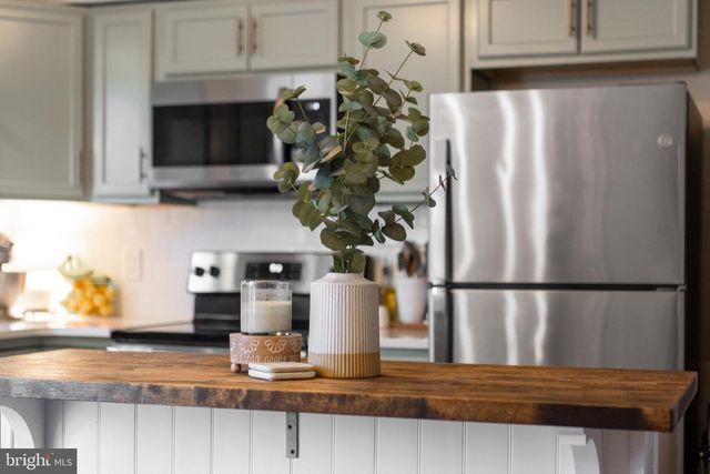 2433 BUCHENHORST RD, State College, PA 16801