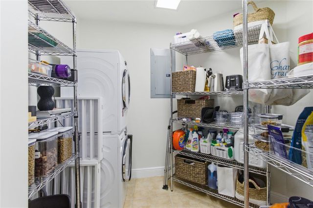800 N TAMIAMI TRAIL 1203, Sarasota, FL 34236