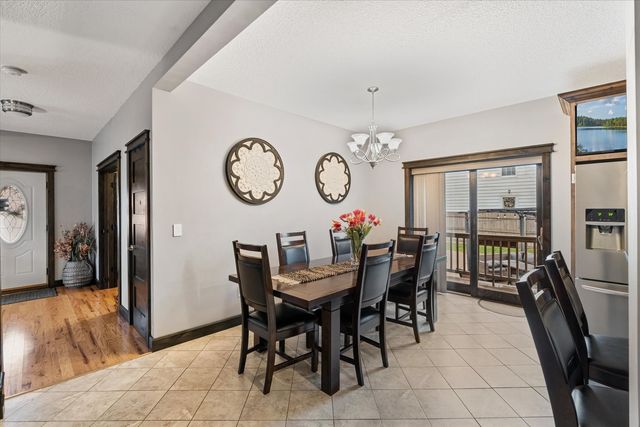 302 9TH Street, Silvis, IL 61282