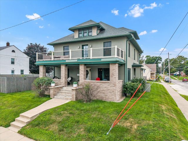 302 9TH Street, Silvis, IL 61282