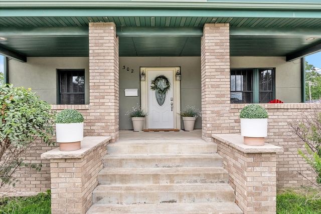 302 9TH Street, Silvis, IL 61282