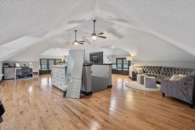 302 9TH Street, Silvis, IL 61282
