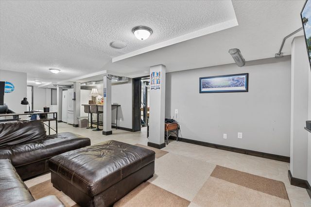 302 9TH Street, Silvis, IL 61282