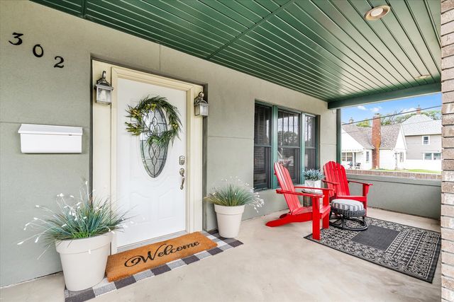 302 9TH Street, Silvis, IL 61282