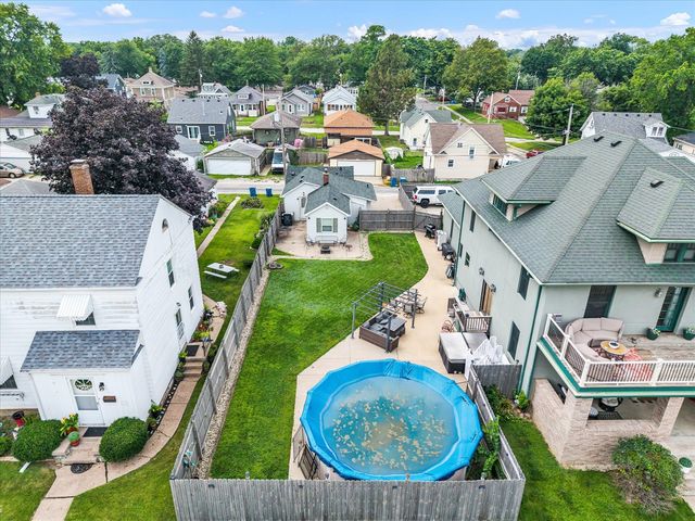 302 9TH Street, Silvis, IL 61282