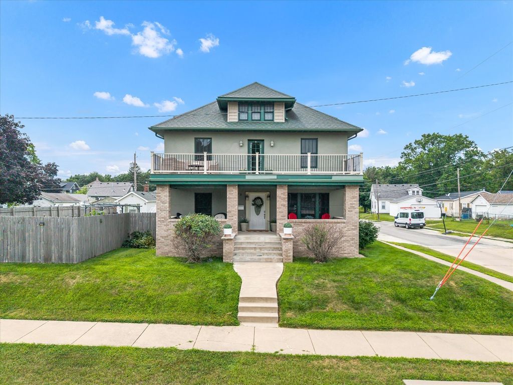 302 9TH Street, Silvis, IL 61282