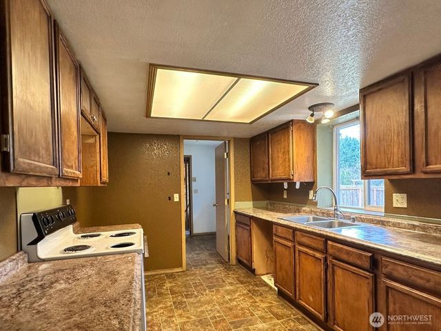 17730 153rd Ave SE, Yelm, WA 98597