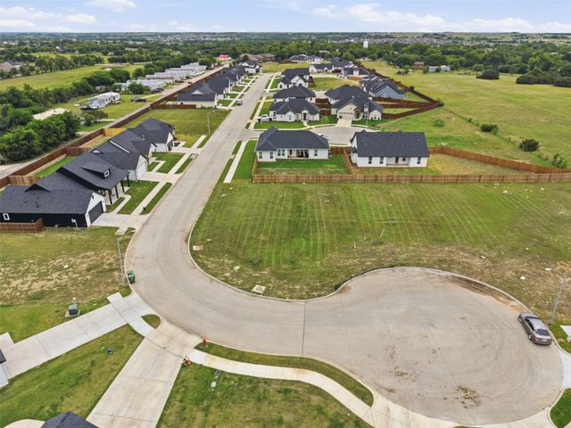 585 Highview Court, Godley, TX 76044