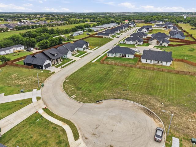 585 Highview Court, Godley, TX 76044