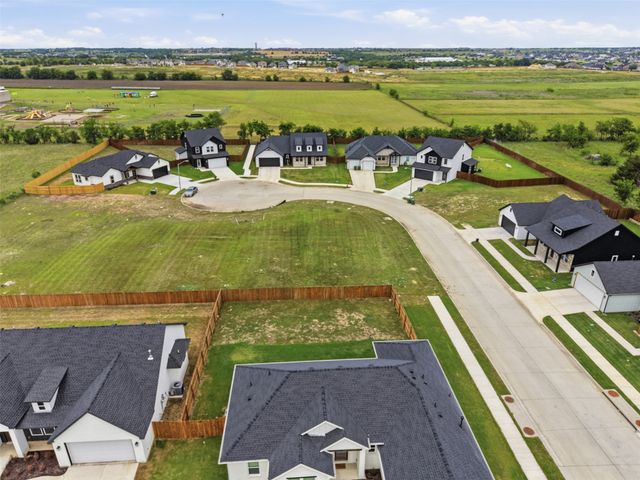 585 Highview Court, Godley, TX 76044