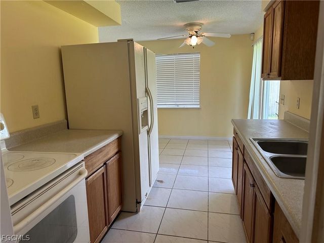 8 Roanoke DR, Fort Myers, FL 33905