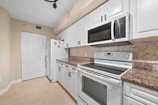 3594 S Ocean Boulevard 604, Highland Beach, FL 33487