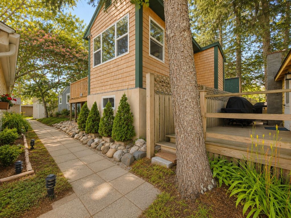 12 Hideaway Vlg G, Bourne, MA 02532