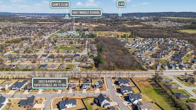 2852 N Poppy Lane, Fayetteville, AR 72704