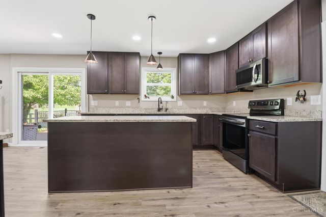 736 Wards Corner, Loveland, OH 45140